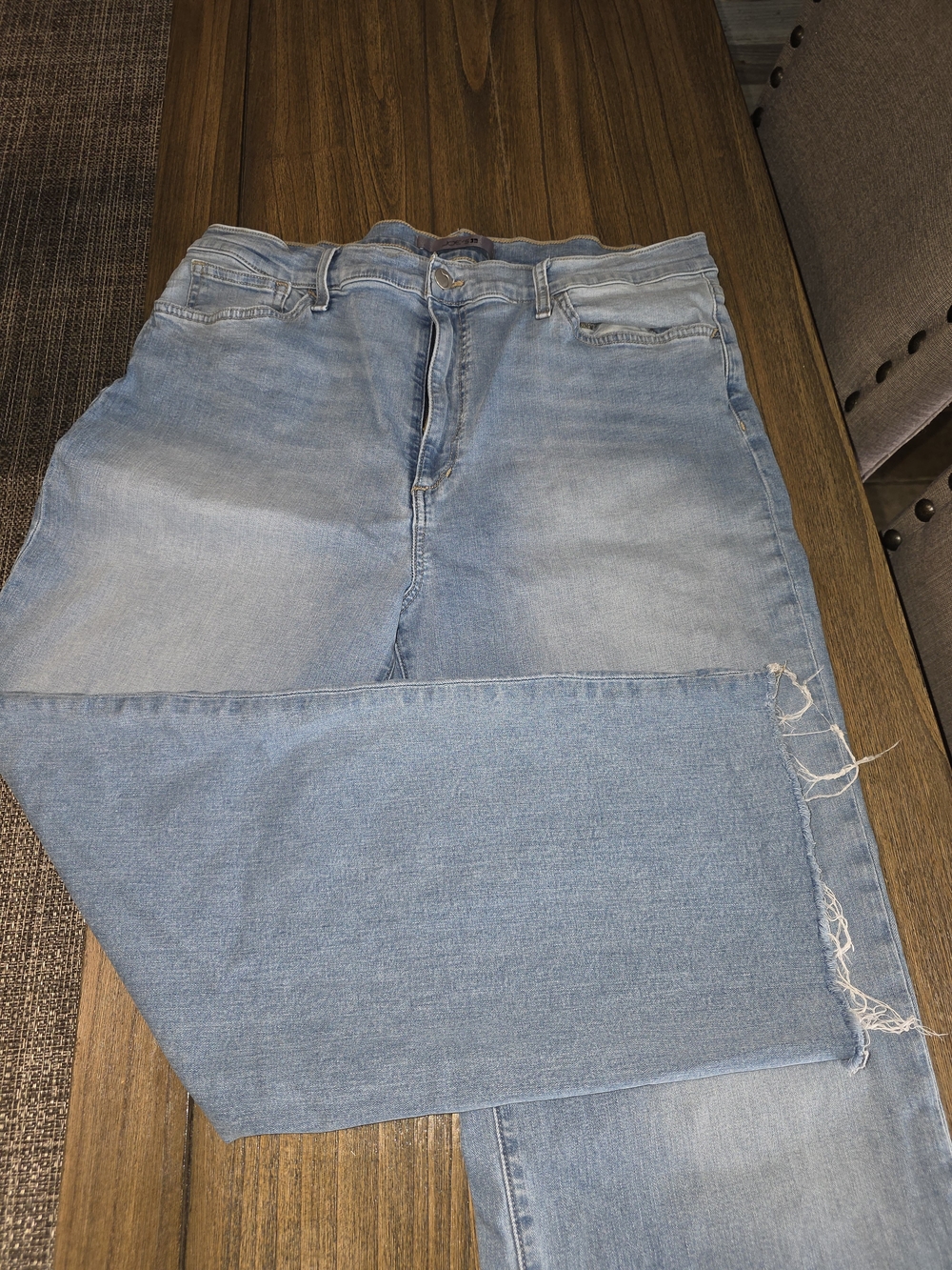 Joe's Jeans Light Blue Cropped Raw-Hem Ankle Jeans